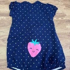 いちご柄🍓ロンパース 12mの画像