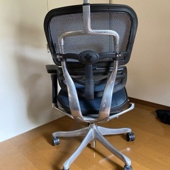 エルゴヒューマン オフィスチェア プロ ブルー オットマン内蔵型 ヘッドレスト付き エラストメリックメッシュ ergohuman PRO OTTOMAN EHP-LPL KM-15の画像