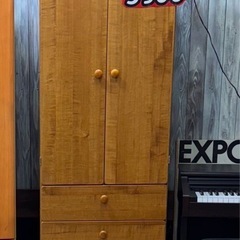 木製クローゼット　スリムな作り　柔らかな印象の画像