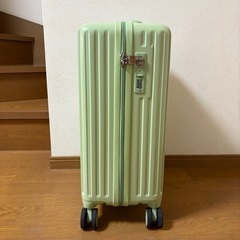 キャリーケース　機内持ち込み　グリーンの画像