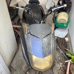 多分ヤマハマグザム不動車、部品取り