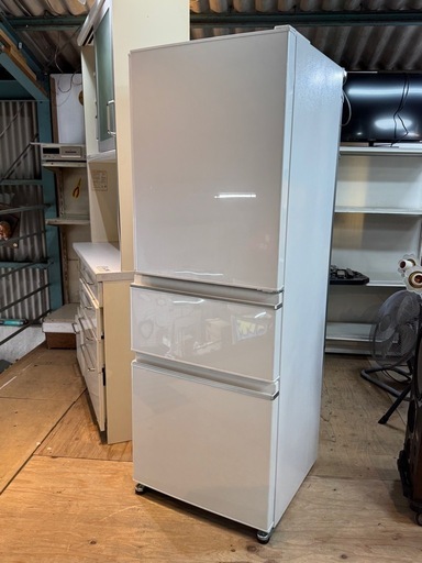 美品！　三菱　冷凍冷蔵庫　2022年製　　ホワイト