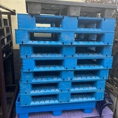 荷物用パレット　１０枚位あります。の画像