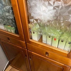 木製　食器棚の画像