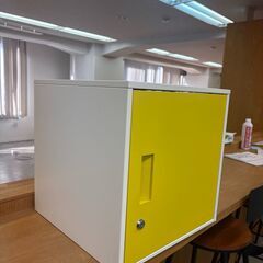 【ロッカー1人用】オフィスの個人用ロッカーや貴重品の収納として利用可能　約W380 × D380 × H380mmの画像