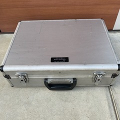 アタッシュケース　ジュラルミンケース　工具入れ