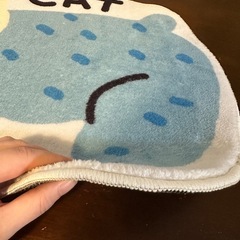 新品未使用・ネコ柄の滑り止め付きマットの画像