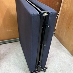 シングルサイズ 折り畳み ベット 紺色 美品