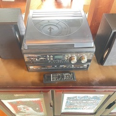レコード、CD、カセットプレーヤー