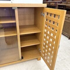 北海道 千歳市/恵庭市 近郊配送可能 キャビネット キッチン収納家具 食器棚 格子 店頭でのお受渡し大歓迎の画像