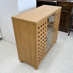 北海道 千歳市/恵庭市 近郊配送可能 キャビネット キッチン収納家具 食器棚 格子 店頭でのお受渡し大歓迎の画像