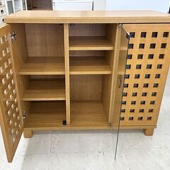 北海道 千歳市/恵庭市 近郊配送可能 キャビネット キッチン収納家具 食器棚 格子 店頭でのお受渡し大歓迎の画像