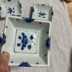 三峰陶器 青い模様の丸皿 4枚セットの画像