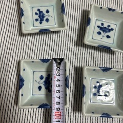 三峰陶器 青い模様の丸皿 4枚セットの画像