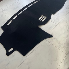 30系　ハリアー　ダッシュボードマットの画像