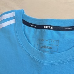 男女兼用🩵試着のみ超美品✨adidas薄手ロンTの画像