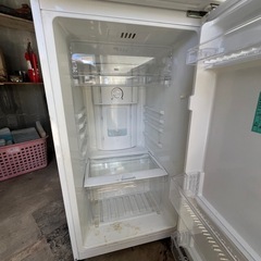 新めの冷蔵庫の画像