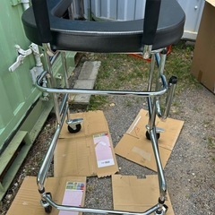 商談中[石垣市内限定][中古]大人用歩行器