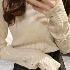 ハートボタン　トップスの画像