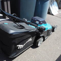 ◆makita マキタ MLM432D 充電式芝刈機 430mm 18V+18V 36V 草刈機 ロータリー式　※本体のみ◆の画像