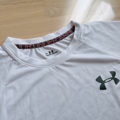 1回着用のみ超美品✨アンダーアーマーTシャツ（Mサイズ）の画像