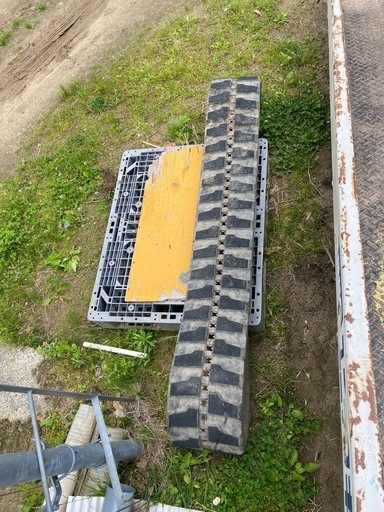 ユンボキャタピラー1本価格。短期出品です