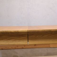 北欧デンマークの家具デザイナー Hans.J.Wegner(ハンス.J.ウェグナー)の伸長式テーブルです。北欧スタイルのシンプルなデザインとナチュラルな質感がポイントです♪来客時にも活躍します！ の画像