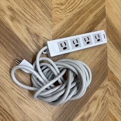 抜け止め防止電源OAタップ　マグネット付きの画像