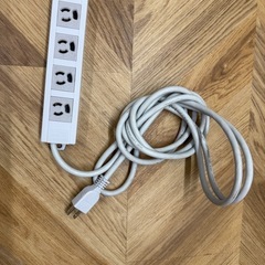 抜け止め防止電源OAタップ　マグネット付きの画像