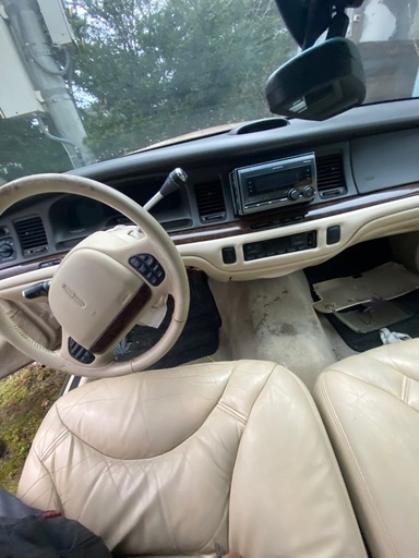 95リンカーンタウンカー　カルティエ　不動車　部品取り