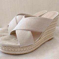 エミリアウィズ 厚底サンダルの画像