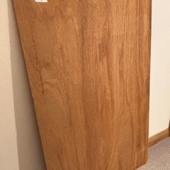 ベニヤ板　153センチ× 92センチ× 5.5ミリ
