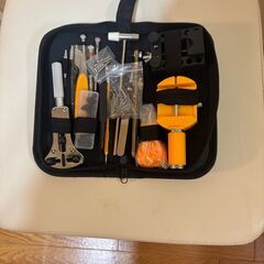 腕時計工具セット 時計修理工具セット 電池交換 ベルト サイズ調整 ミニ精密ドライバー付き 収納ケース付きの画像