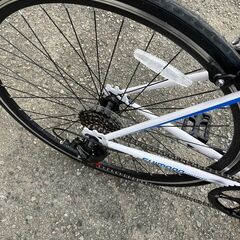 🚲🚴🚲🚴新品・未使用品⭐️21Technology　700C　ホワイト/ブルー クロスバイク自転車 1086🚲🚴🚲🚴の画像