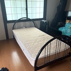 シングルベッド（鉄パイプ）