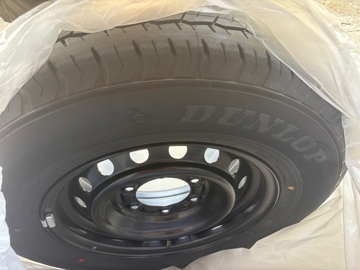 ハイエースバン「タイヤ・ホイールセット」新車外し