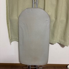 [取引中]アイロン台　プロ仕様　折り畳み可の画像