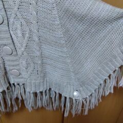 ニットのポンチョの画像