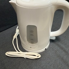 電気ケトル　ポット　ニトリ
