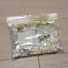④ 手芸用品　パールビーズ　ビーズ　白 黒 グレー 系　手芸の画像