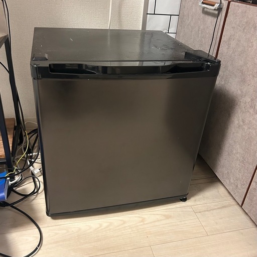 マクスゼン　黒色　小型冷蔵庫