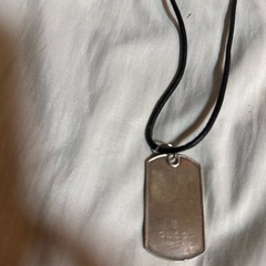 🔴GUCCIシルバードックタグペンダントの画像