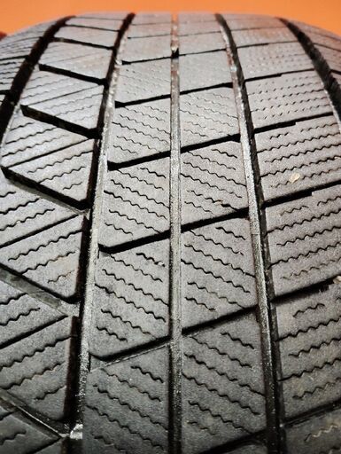 BS BRIDGESTONE BLIZZAK VRX3 235/55R17 17インチ スタッドレス 4本 22年製 バリ溝 /X3 audi/A8/Q3 VOLVO/XC70等　(KTO344)