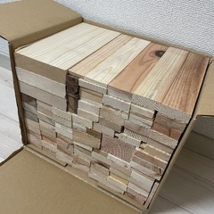 薪　木材詰め合わせ　80サイズ　21センチ　傷や汚れあり　キャン...