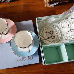 NARUMIカップとソーサー