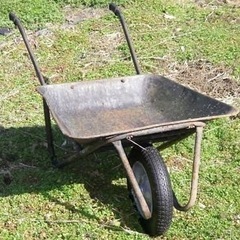 畑につかう一輪車をさがしています。
