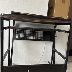 パソコンテーブル