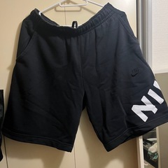 千円値引き価格⇒NIKEスエット生地プルオーバーパーカー&ハーフパンツセットアップ⇒sizeXL汚れ毛玉無し⇒美品！の画像