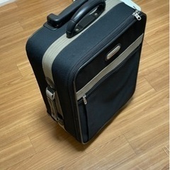 スーツケース　自分で取りに来られる方限定