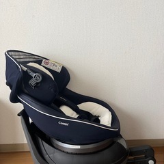 人気のCombi 回転式チャイルドシート ネイビーの画像
